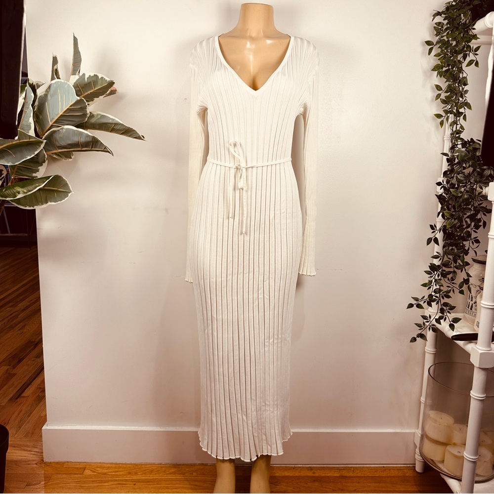 DISSH White Ribbed V-Neck Long Sleeve Midi Dress